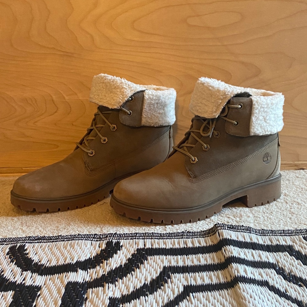 Women’s Timberland fold-down boots